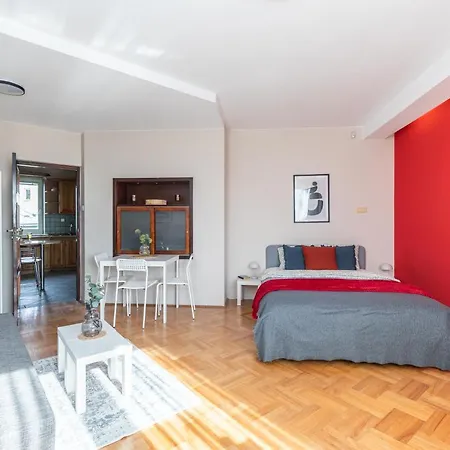 Powstancow Slaskich 61