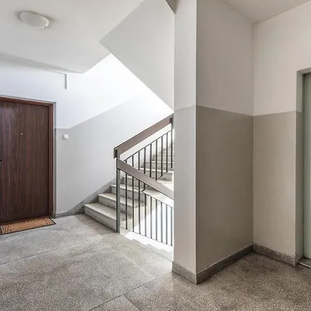 Powstancow Slaskich 61 *