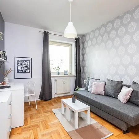 Powstancow Slaskich 61 דירה *