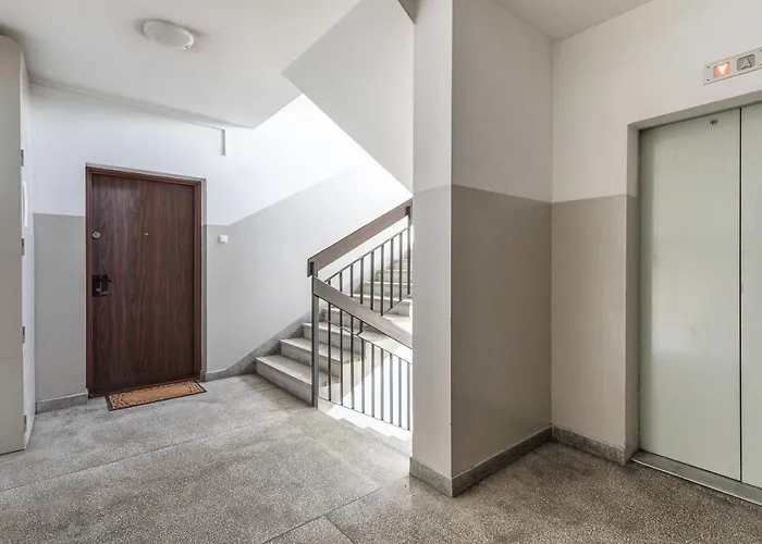 Powstancow Slaskich 61 *