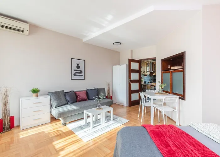 Powstancow Slaskich 61 公寓 *